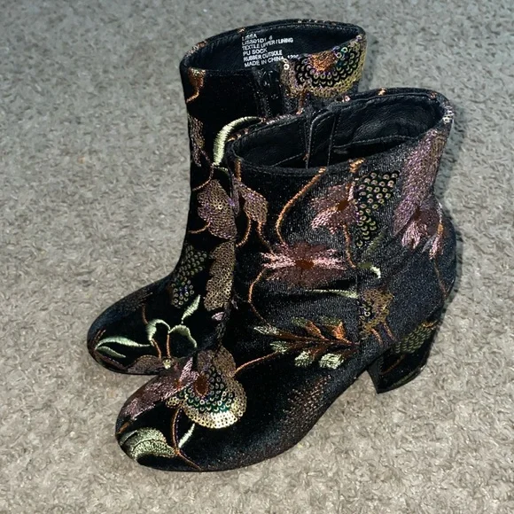 Anthropologie Steven by Steve Madden Lissa Bootie black velvet floral embroider - Picture 3 of 13